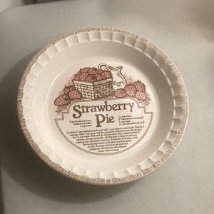 Royal China Sebring Ohio Ceramic/Ironstone 11” Pie Baker